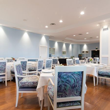 Hospedium Hotel Europa Centro Magaz De Pisuerga Bagian luar foto