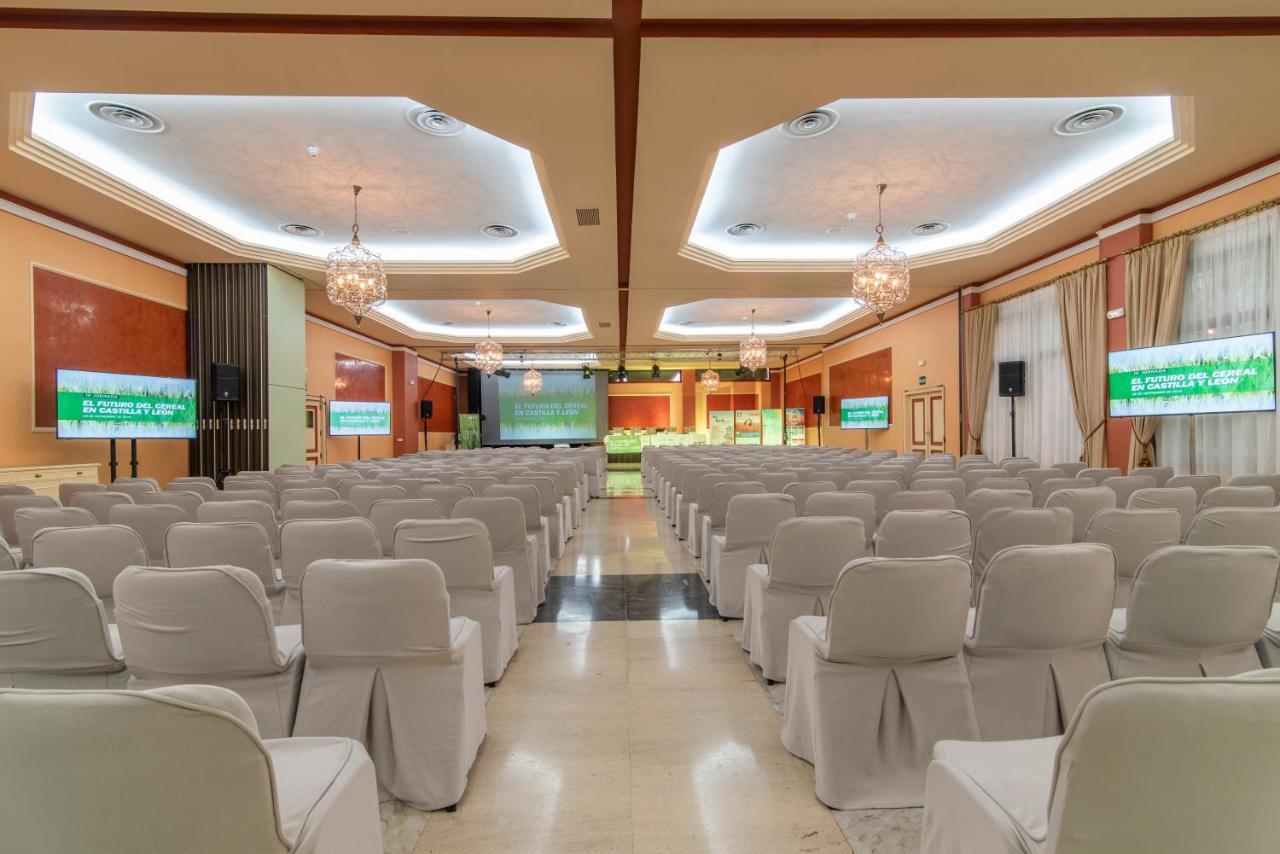 Hospedium Hotel Europa Centro Magaz De Pisuerga Bagian luar foto