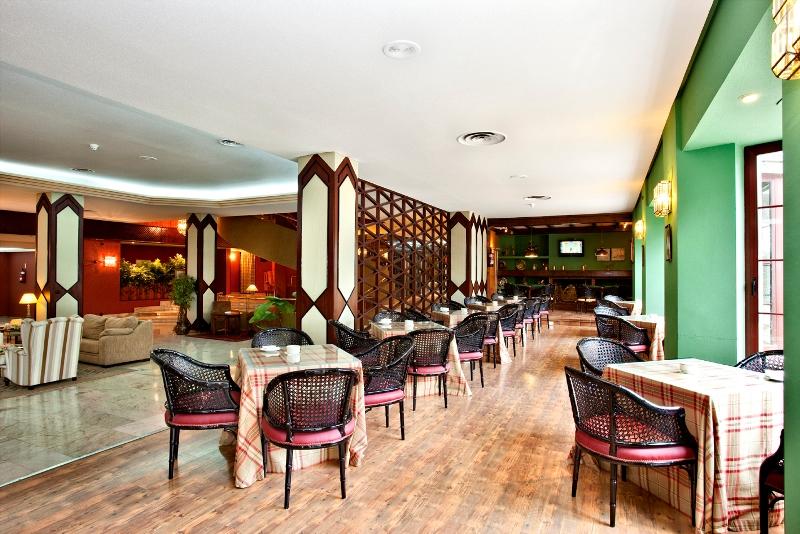 Hospedium Hotel Europa Centro Magaz De Pisuerga Bagian luar foto