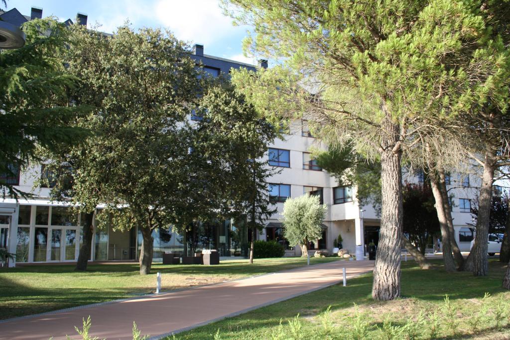 Hospedium Hotel Europa Centro Magaz De Pisuerga Bagian luar foto