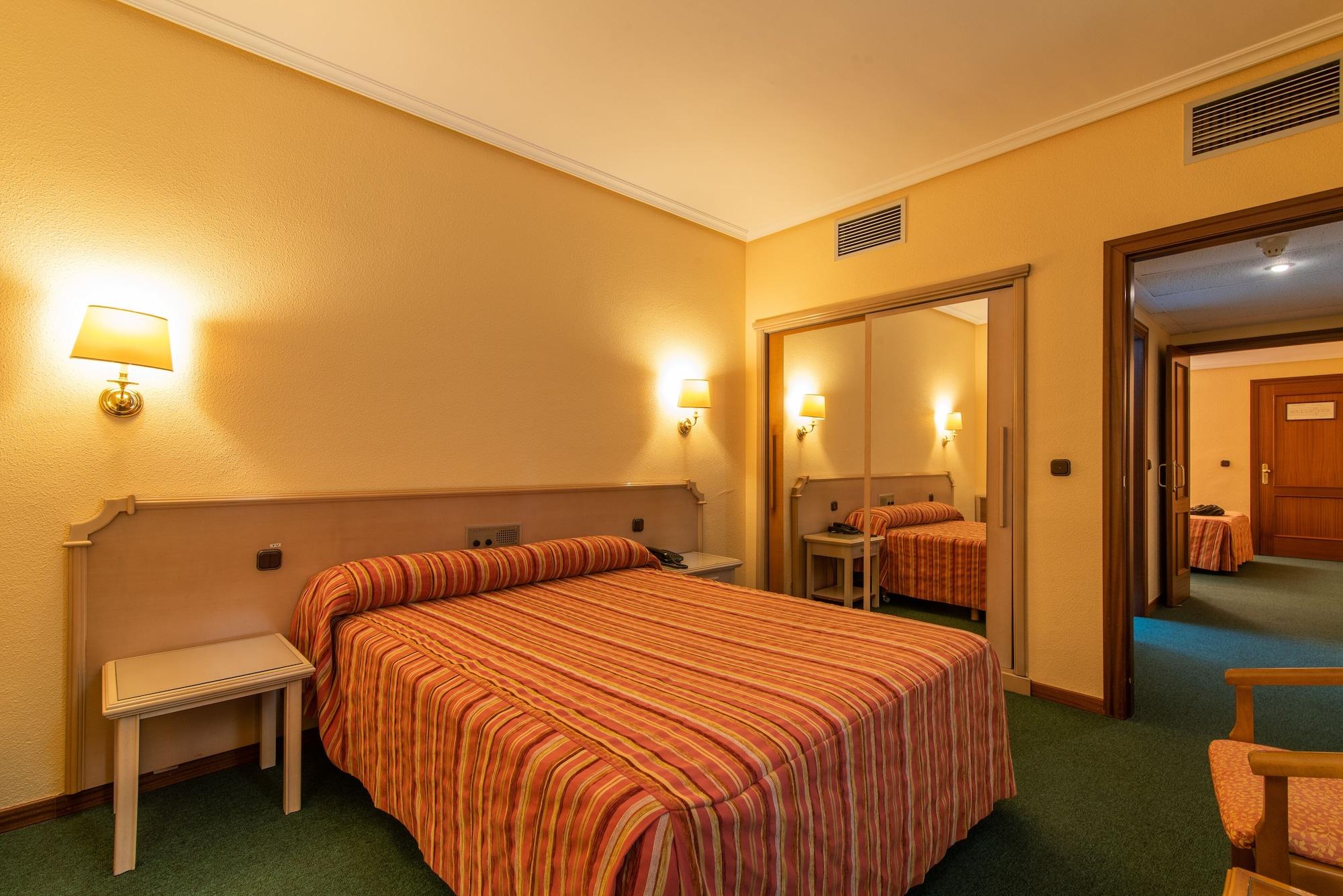 Hospedium Hotel Europa Centro Magaz De Pisuerga Bagian luar foto