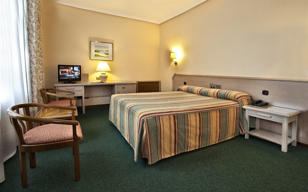 Hospedium Hotel Europa Centro Magaz De Pisuerga Ruang foto