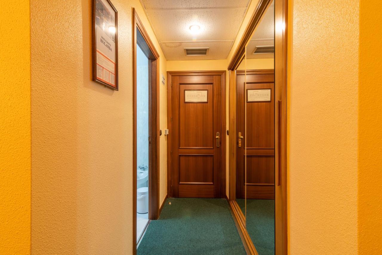 Hospedium Hotel Europa Centro Magaz De Pisuerga Bagian luar foto